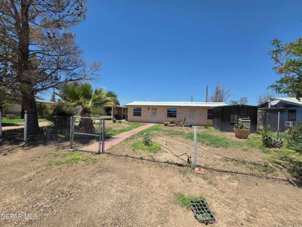 Photo of 506 Dodson Street, Dell City, TX 79837 (MLS # 946230)