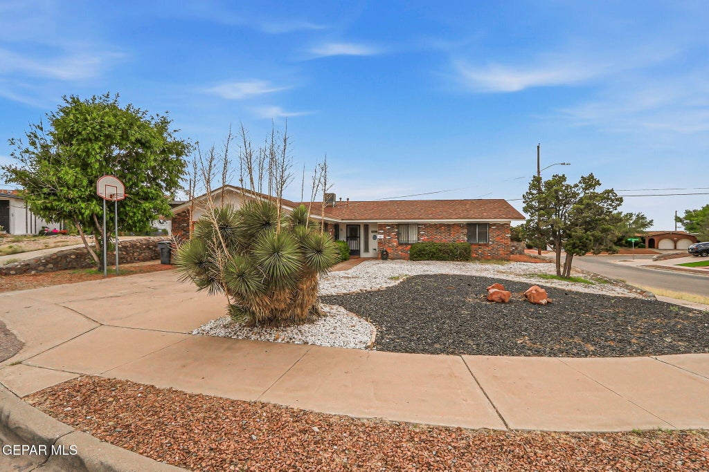 Photo of 204 RIO TINTO Drive, El Paso, TX 79912 (MLS # 945152)