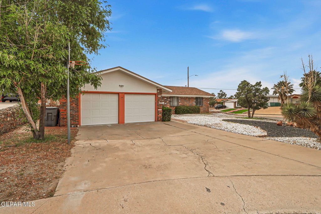 Photo of 204 RIO TINTO Drive, El Paso, TX 79912 (MLS # 945152)