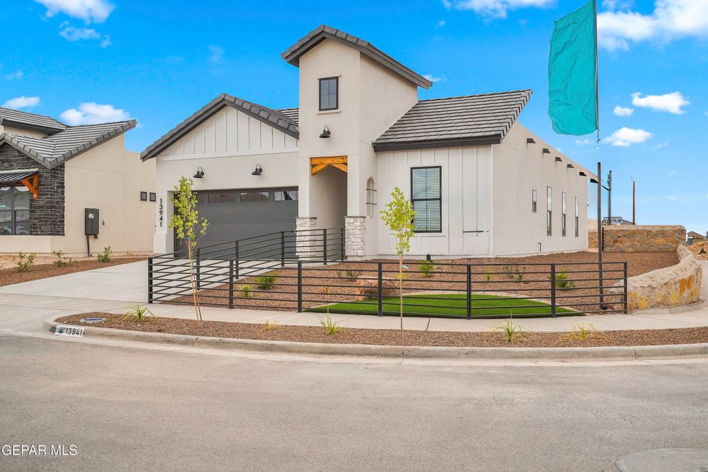 Photo of 13941 Paseo Honor Court, Horizon City, TX 79928 (MLS # 940075)