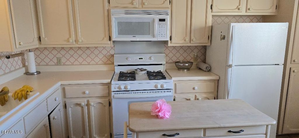 Photo of 6933 POLVADERA Drive, El Paso, TX 79912 (MLS # 937493)