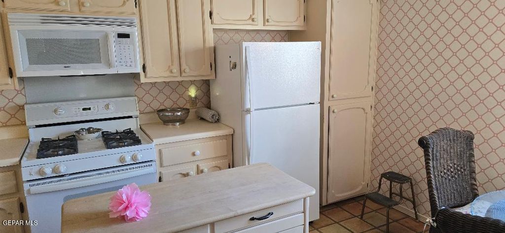 Photo of 6933 POLVADERA Drive, El Paso, TX 79912 (MLS # 937493)