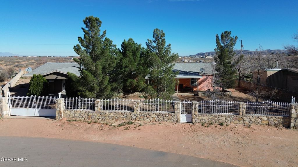 Photo of 14421 HOVLAND Lane, El Paso, TX 79938 (MLS # 939203)