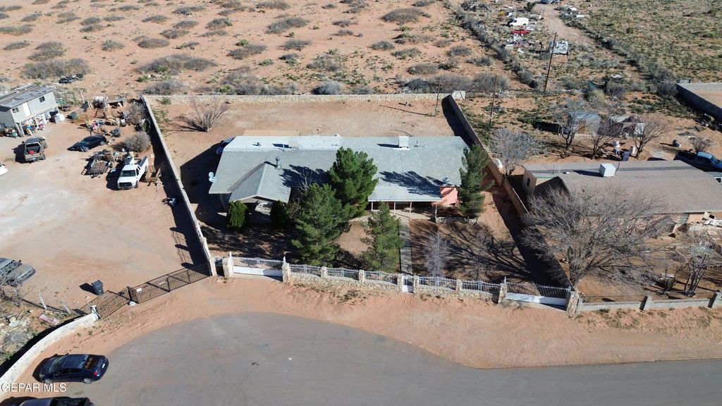 Photo of 14421 HOVLAND Lane, El Paso, TX 79938 (MLS # 939203)