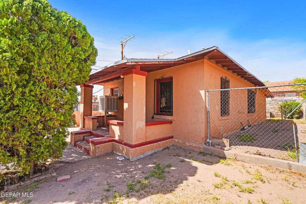 Photo of 1113 N SAN MARCIAL Street, El Paso, TX 79903 (MLS # 941194)