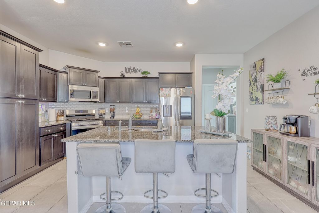 Photo of 12764 INDIAN CANYON, Horizon City, TX 79928 (MLS # 937209)