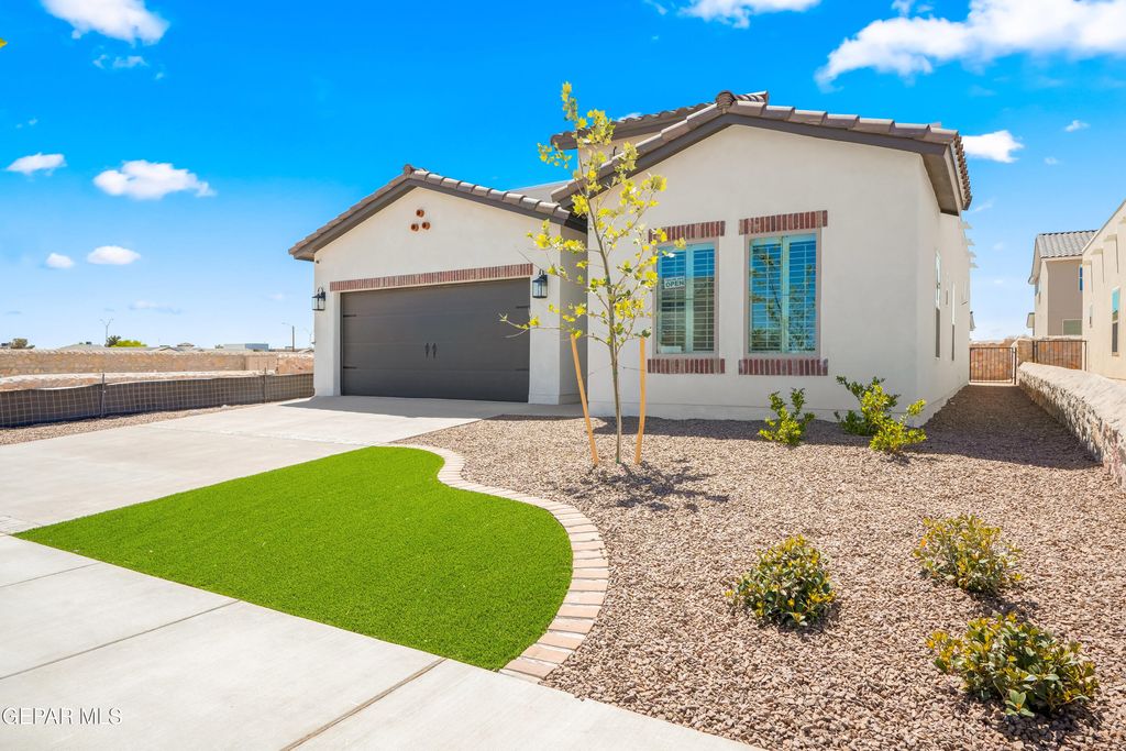 Photo of 924 RAEGIL Street, El Paso, TX 79928 (MLS # 939471)