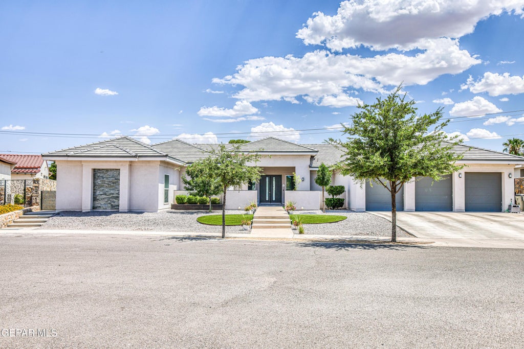 Photo of 504 COTTON BLOSSOM Avenue, El Paso, TX 79922 (MLS # 947423)