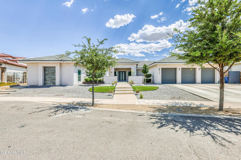 Photo of 504 COTTON BLOSSOM Avenue, El Paso, TX 79922 (MLS # 947423)