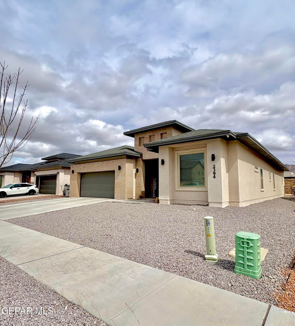 Photo of 2394 ENCHANTED CROWN Lane, El Paso, TX 79911 (MLS # 940250)