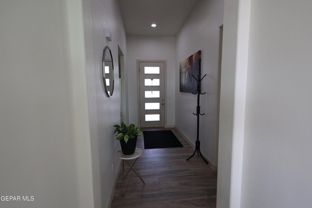 Photo of 7776 ENCHANTED PARK Drive, El Paso, TX 79911 (MLS # 940096)