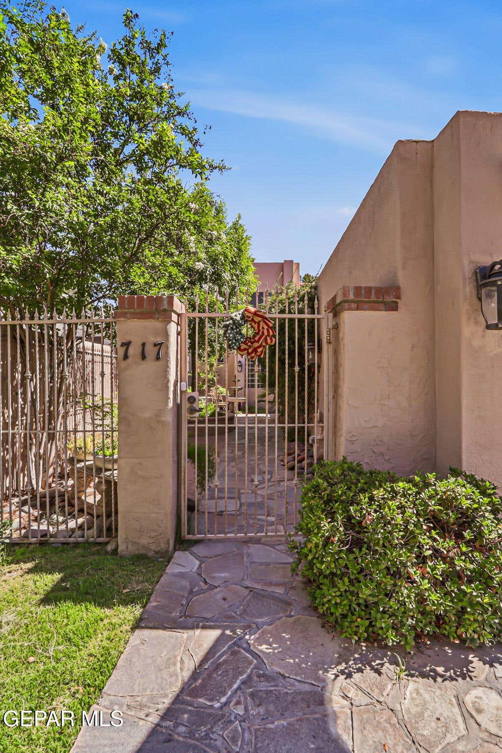 Photo of 717 LAKESHORE Drive, El Paso, TX 79932 (MLS # 946614)