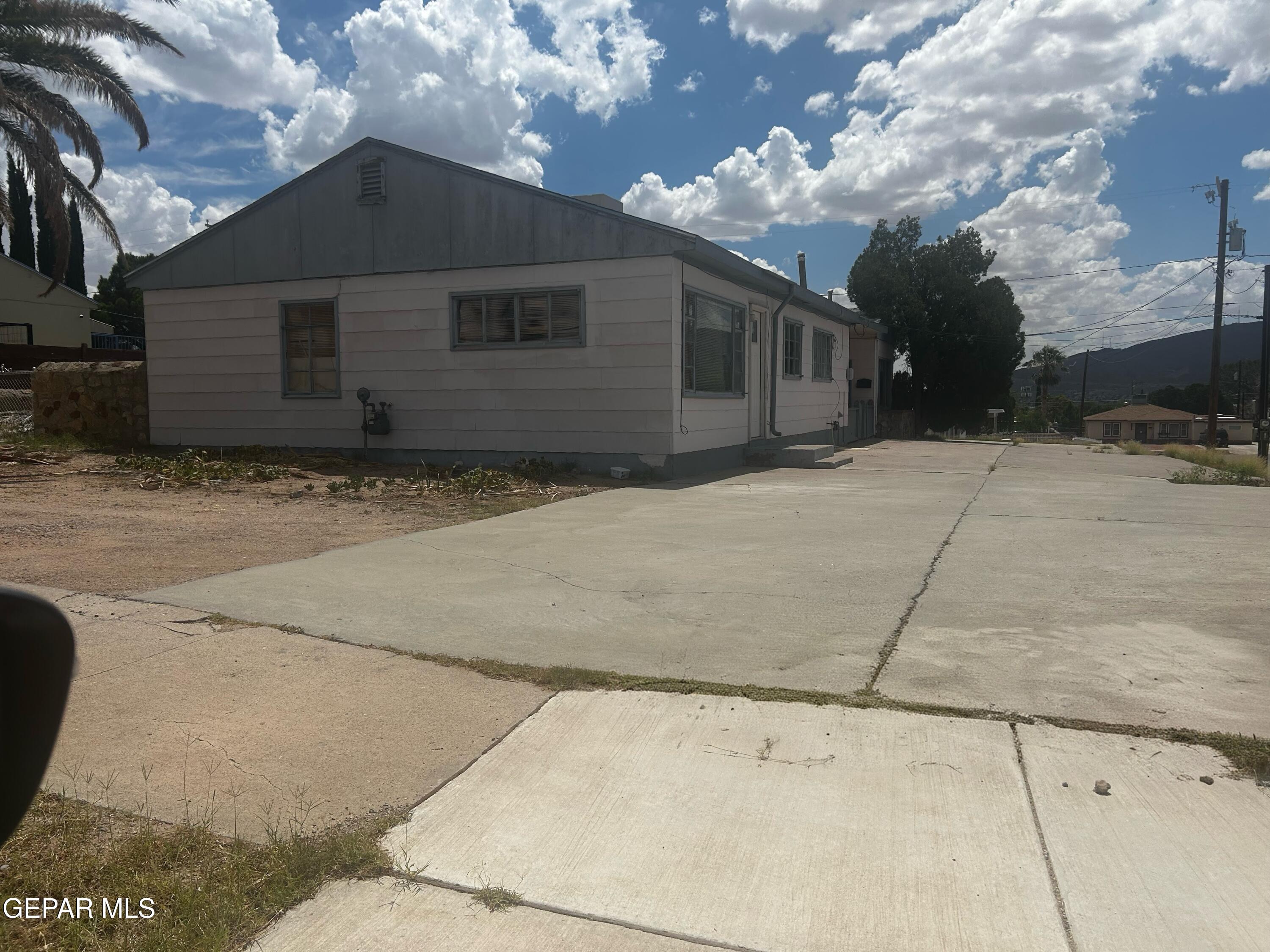 Photo 1 of 19 — 5204 N HANAWALT Drive, El Paso, TX 79903