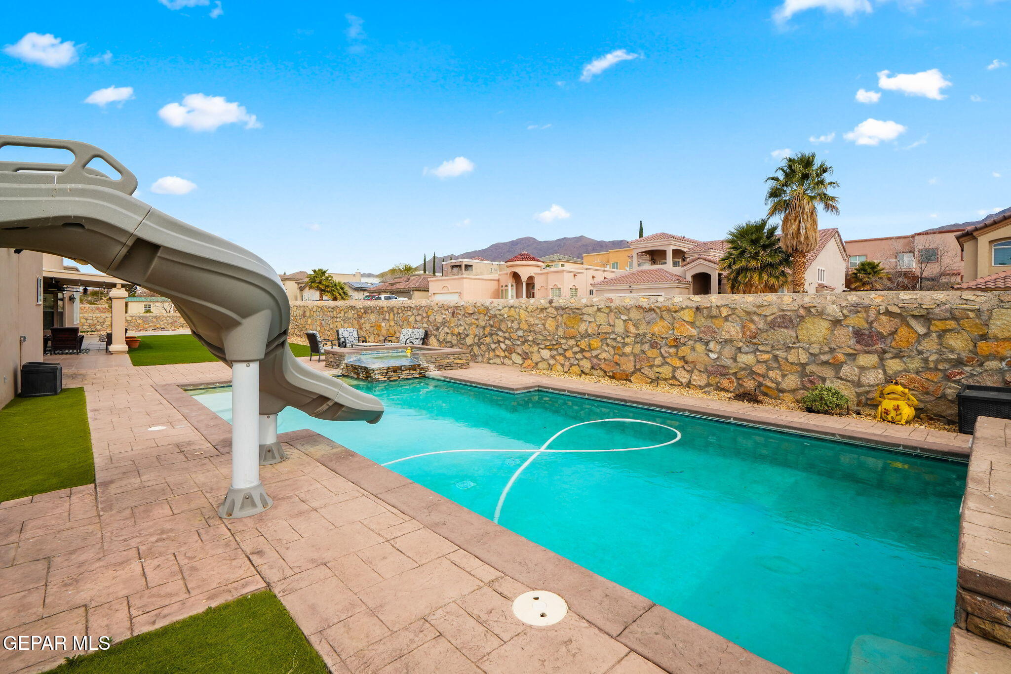 1212 FRANKLIN NOOK Way