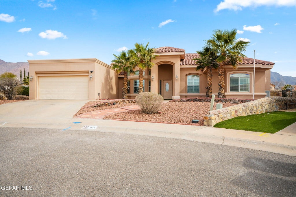 Photo of 1212 FRANKLIN NOOK Way, El Paso, TX 79912 (MLS # 938426)
