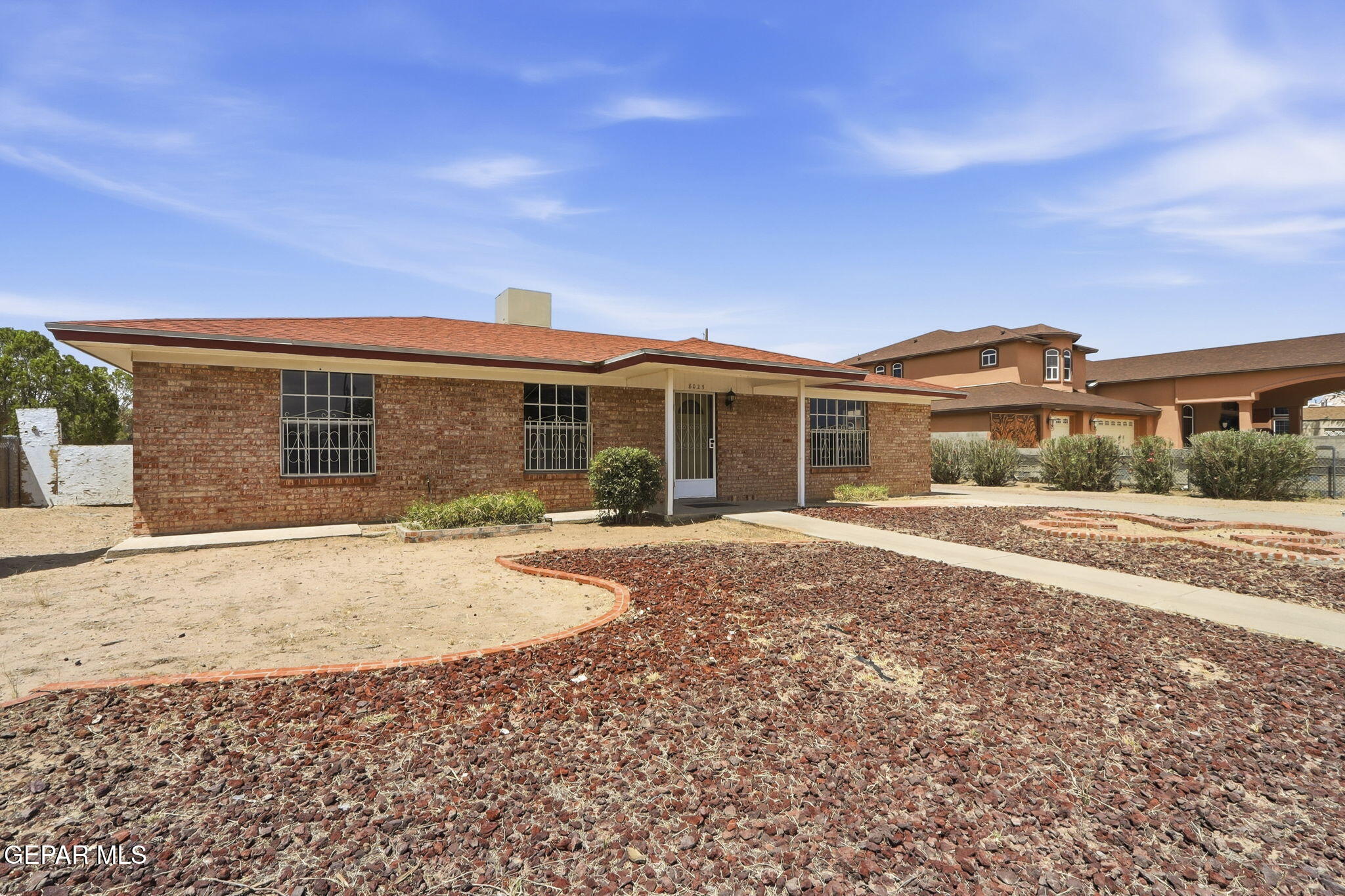8025 GILBERT Drive
