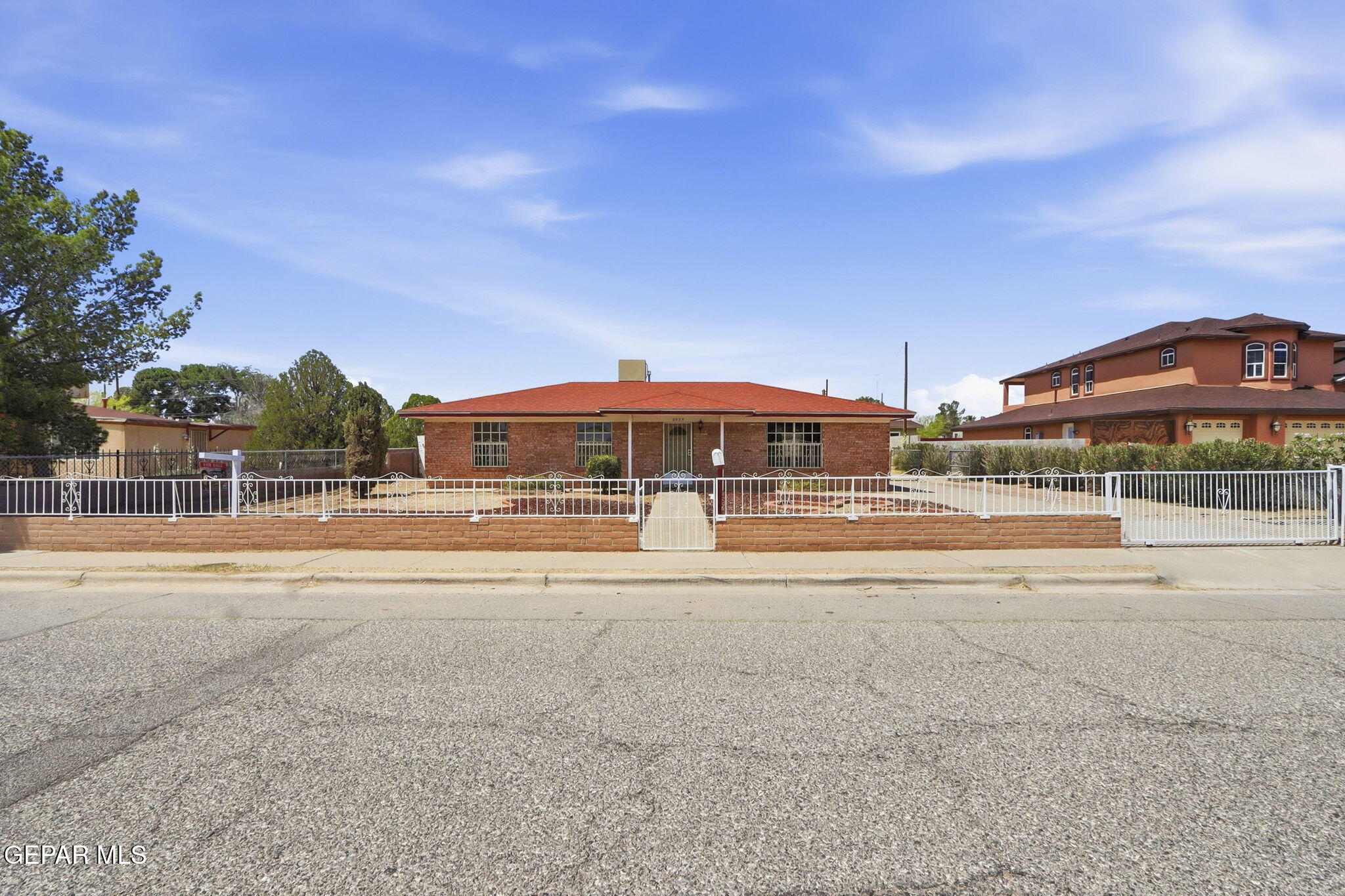 8025 GILBERT Drive