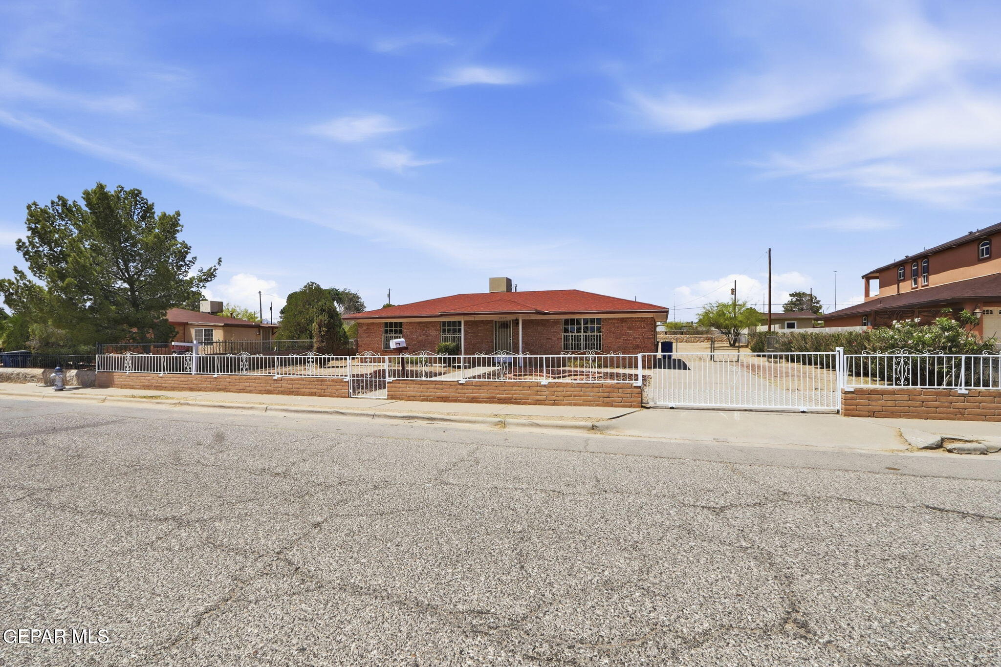 8025 GILBERT Drive