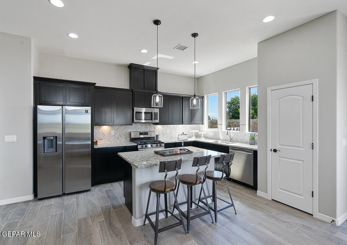 712 Cedarwood Avenue