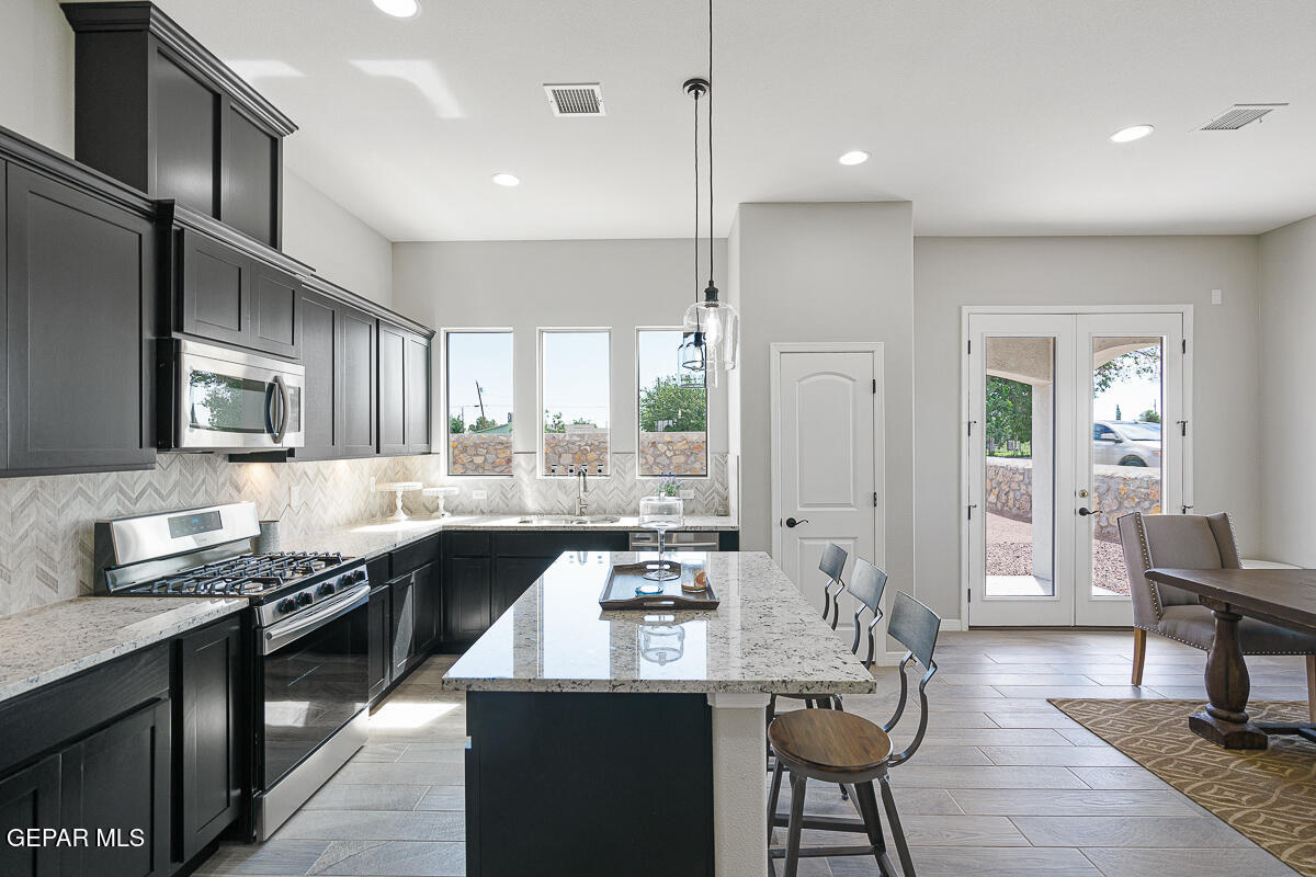 712 Cedarwood Avenue