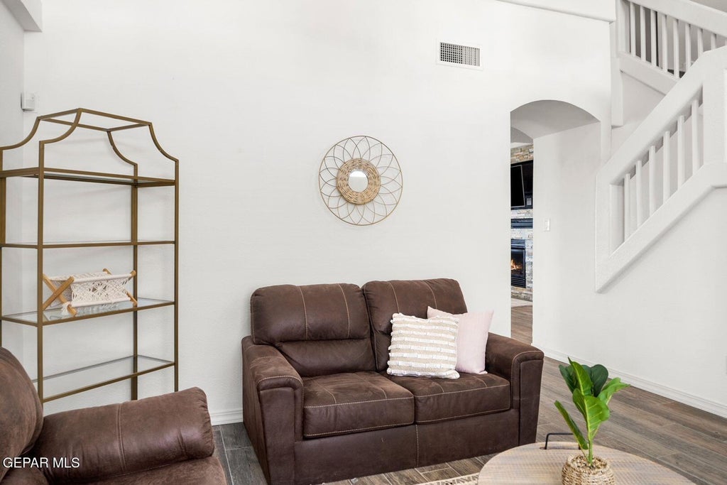 Photo of 7328 CORONA DEL SOL Drive, El Paso, TX 79911 (MLS # 951904)