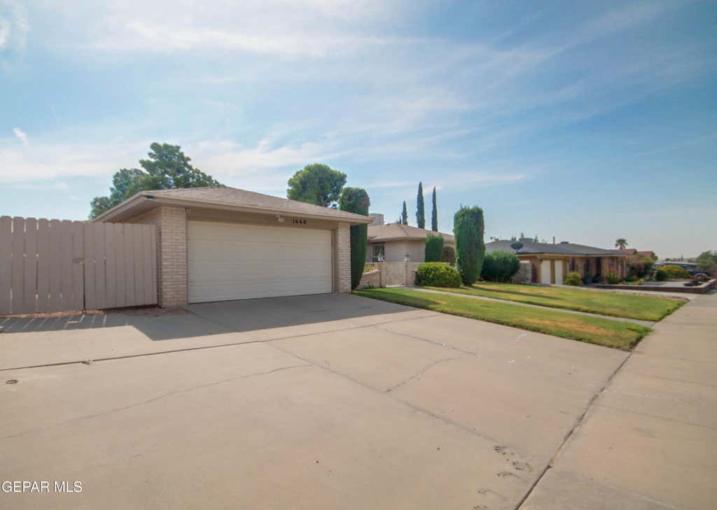 Photo of 1640 BESSEMER Drive, El Paso, TX 79936 (MLS # 949040)
