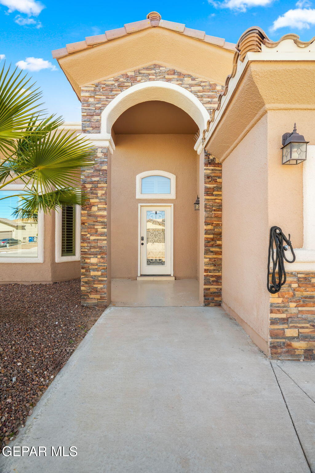 14832 TED BANKS Avenue