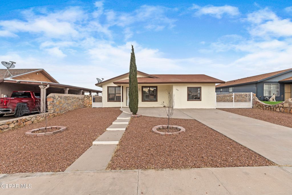 Photo of 142 GREEN DESERT Circle, El Paso, TX 79928 (MLS # 937499)
