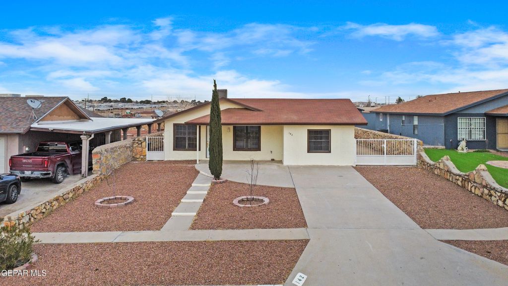 Photo of 142 GREEN DESERT Circle, El Paso, TX 79928 (MLS # 937499)