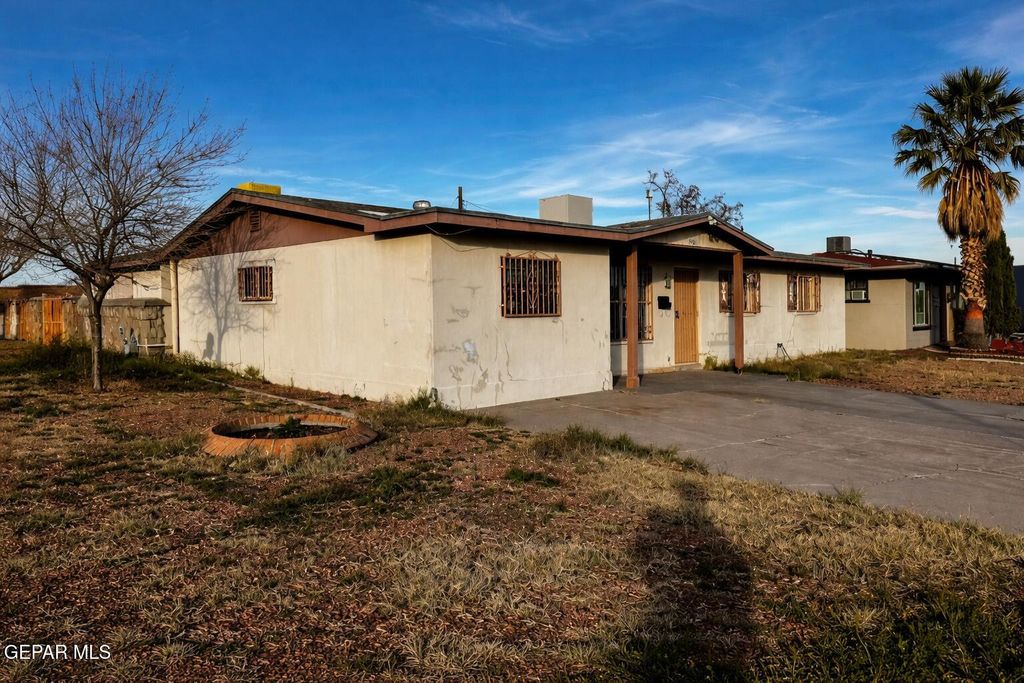 Photo of 5901 SIMPIA Drive, El Paso, TX 79905 (MLS # 937429)
