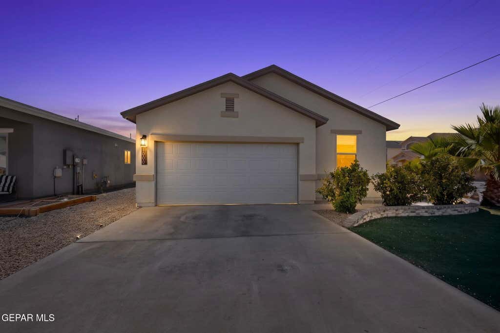 Photo of 1000 Skyblazer Place, Horizon City, TX 79928 (MLS # 946393)