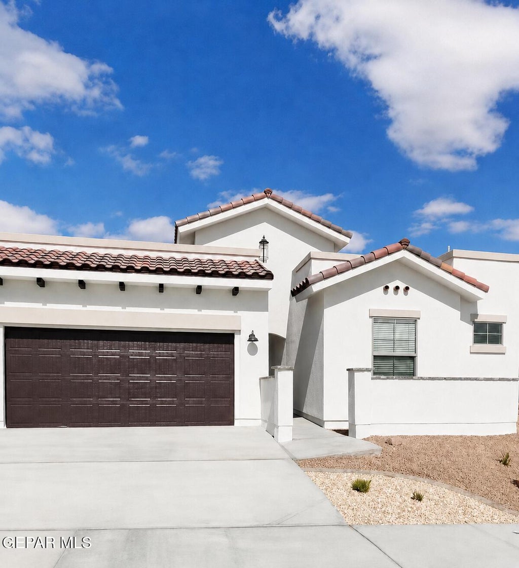 Photo of 14552 Blackbrush Parkway, Horizon City, TX 79928 (MLS # 948349)