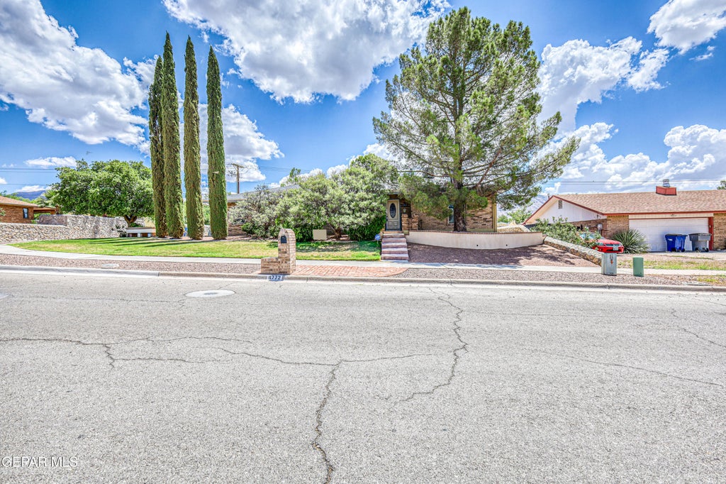 Photo of 6772 VILLA HERMOSA Drive, El Paso, TX 79912 (MLS # 947945)