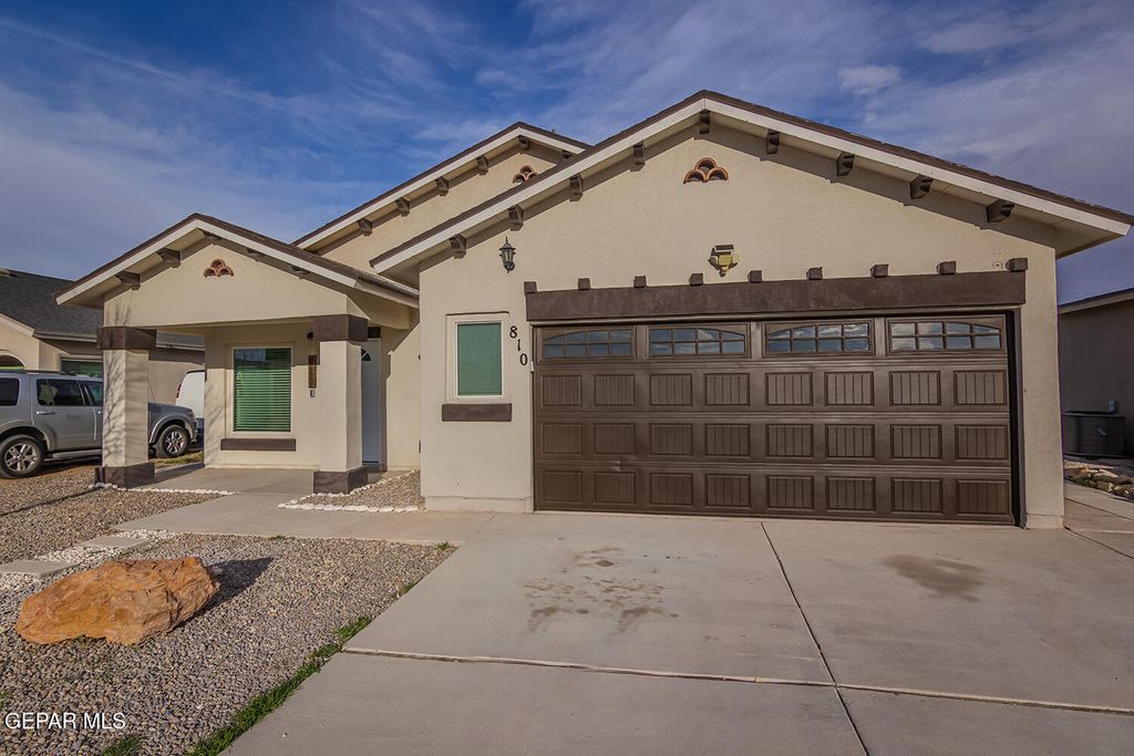 Photo of 810 VILLAS DEL SOL Road, Socorro, TX 79927 (MLS # 938025)