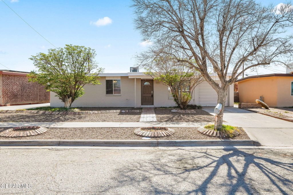 Photo of 8282 VALLE PLACIDO Drive, El Paso, TX 79907 (MLS # 940195)