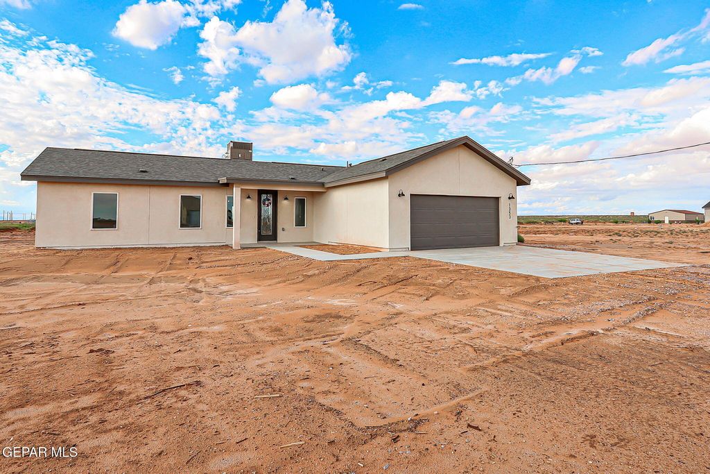 Photo of 1409 THAR DESERT Drive, Chaparral, NM 88081 (MLS # 931578)