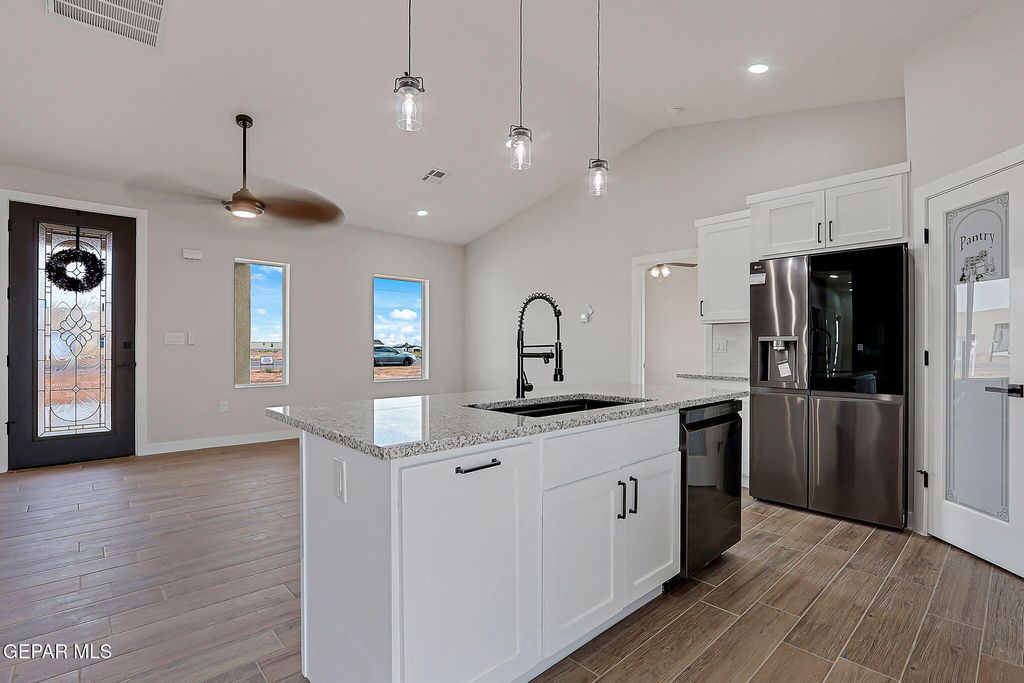 Photo of 1409 THAR DESERT Drive, Chaparral, NM 88081 (MLS # 931578)