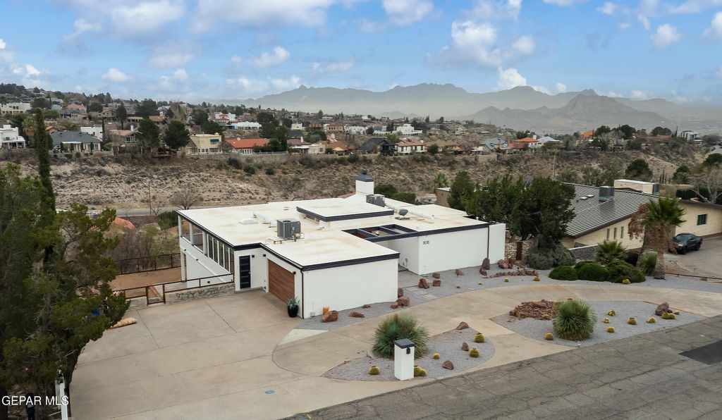 Photo of 808 WINGFOOTE Road, El Paso, TX 79912 (MLS # 938211)