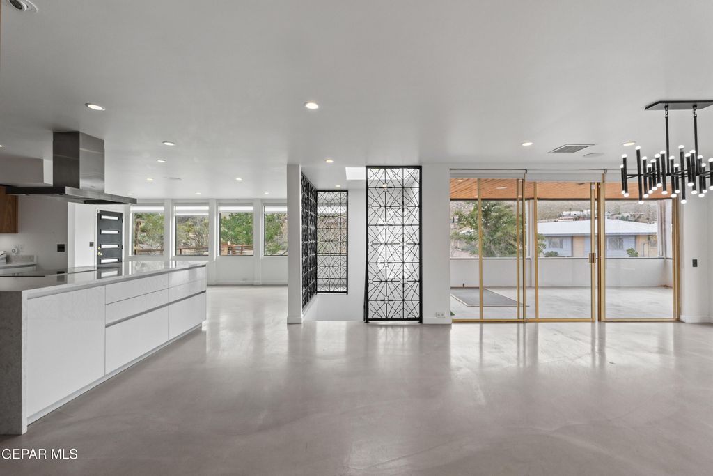 Photo of 808 WINGFOOTE Road, El Paso, TX 79912 (MLS # 938211)