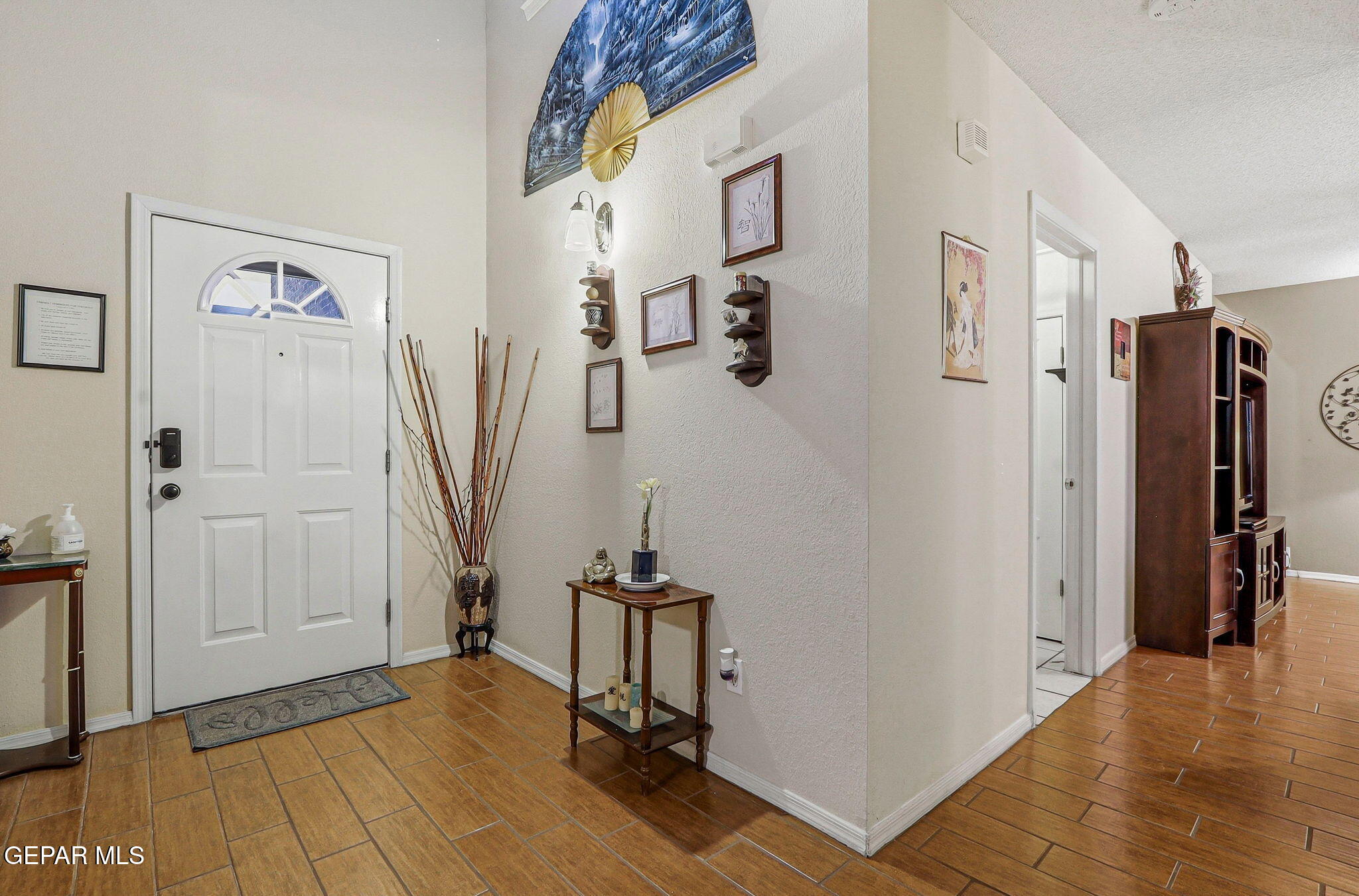 7425 PLAZA REDONDA Drive