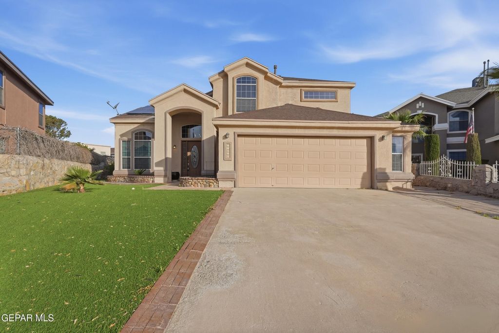 Photo of 12417 PASEO LINDO Drive, El Paso, TX 79928 (MLS # 940141)