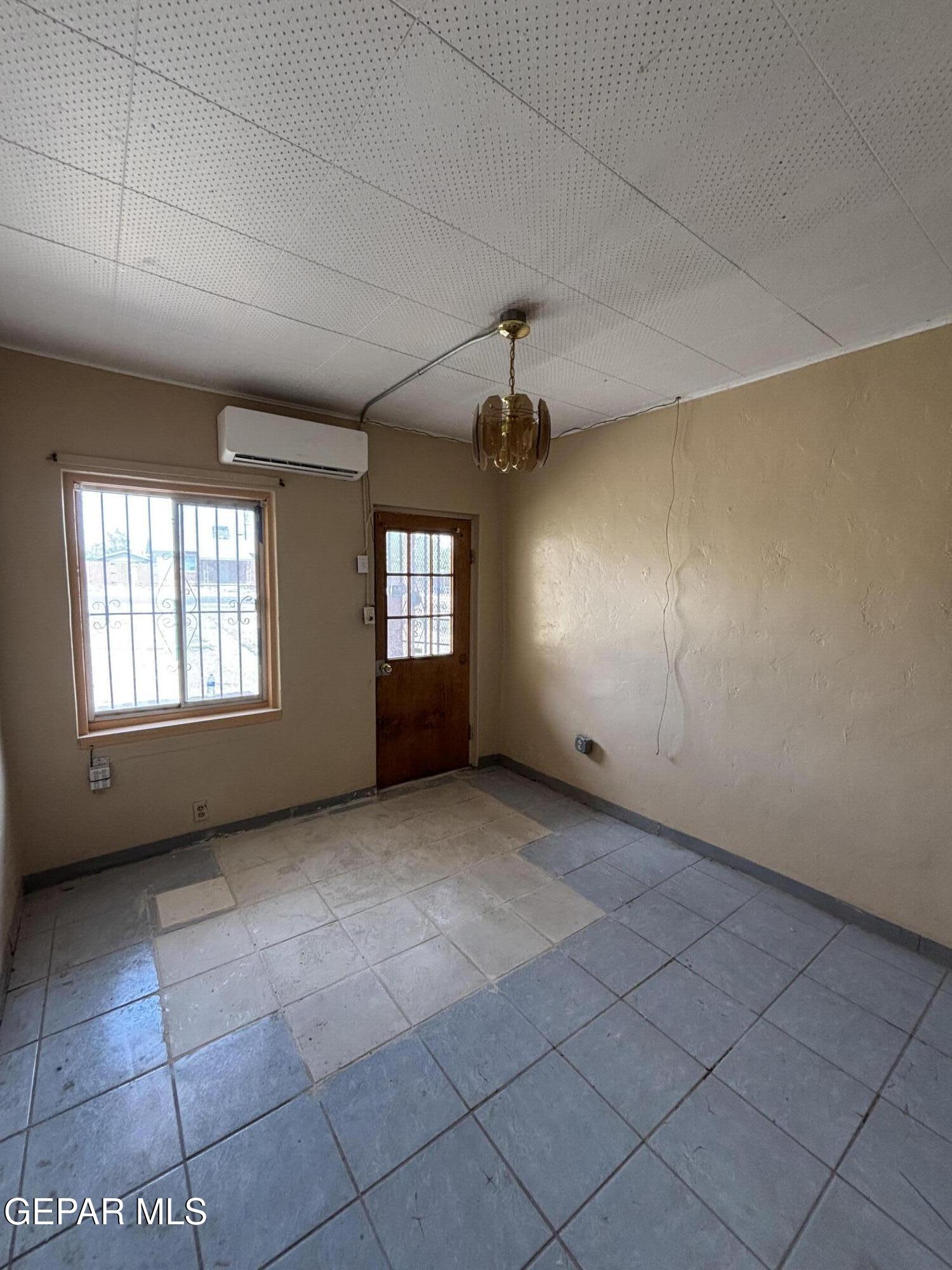 4000 1/2 Sacramento Avenue