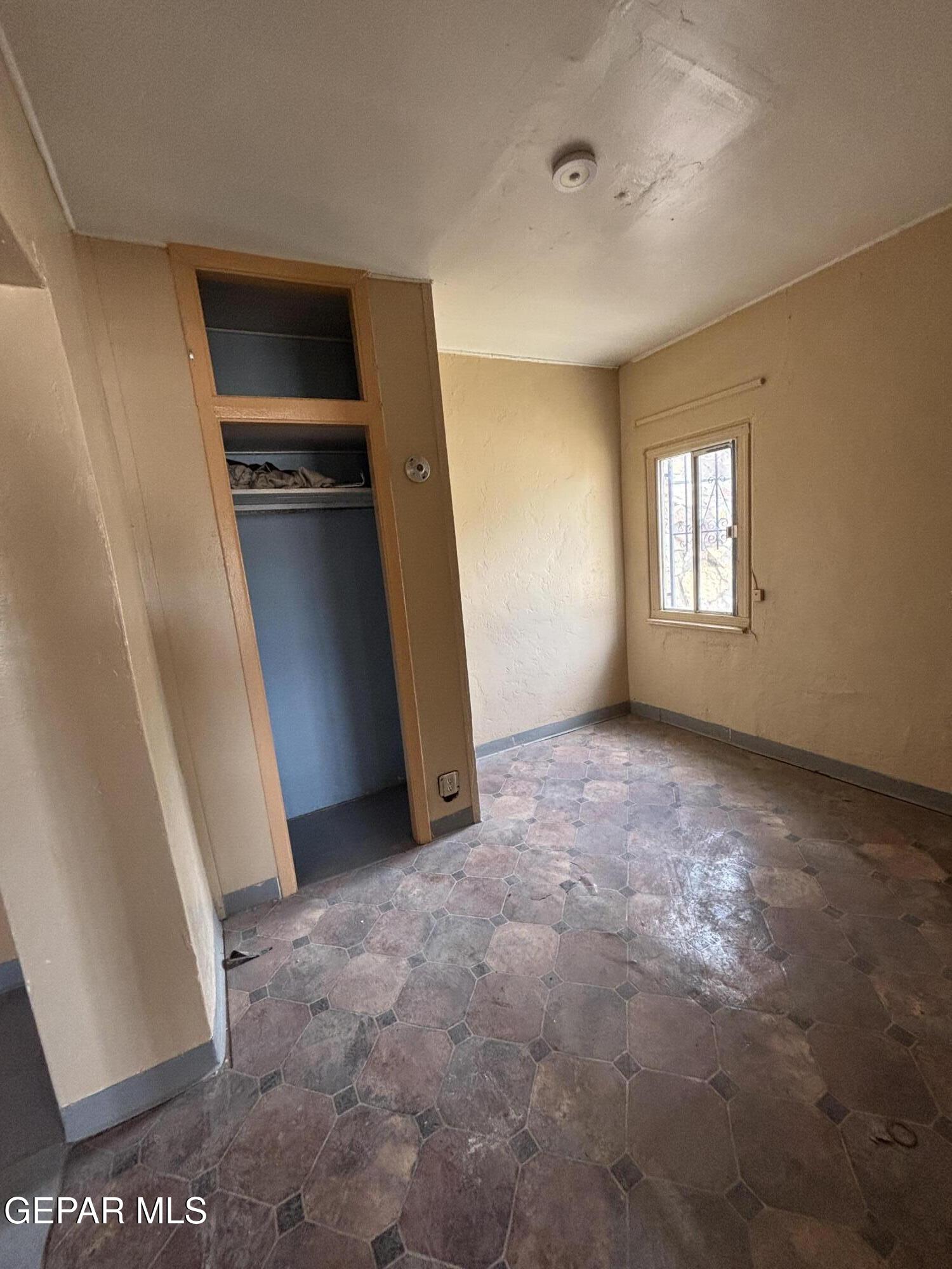 4000 1/2 Sacramento Avenue