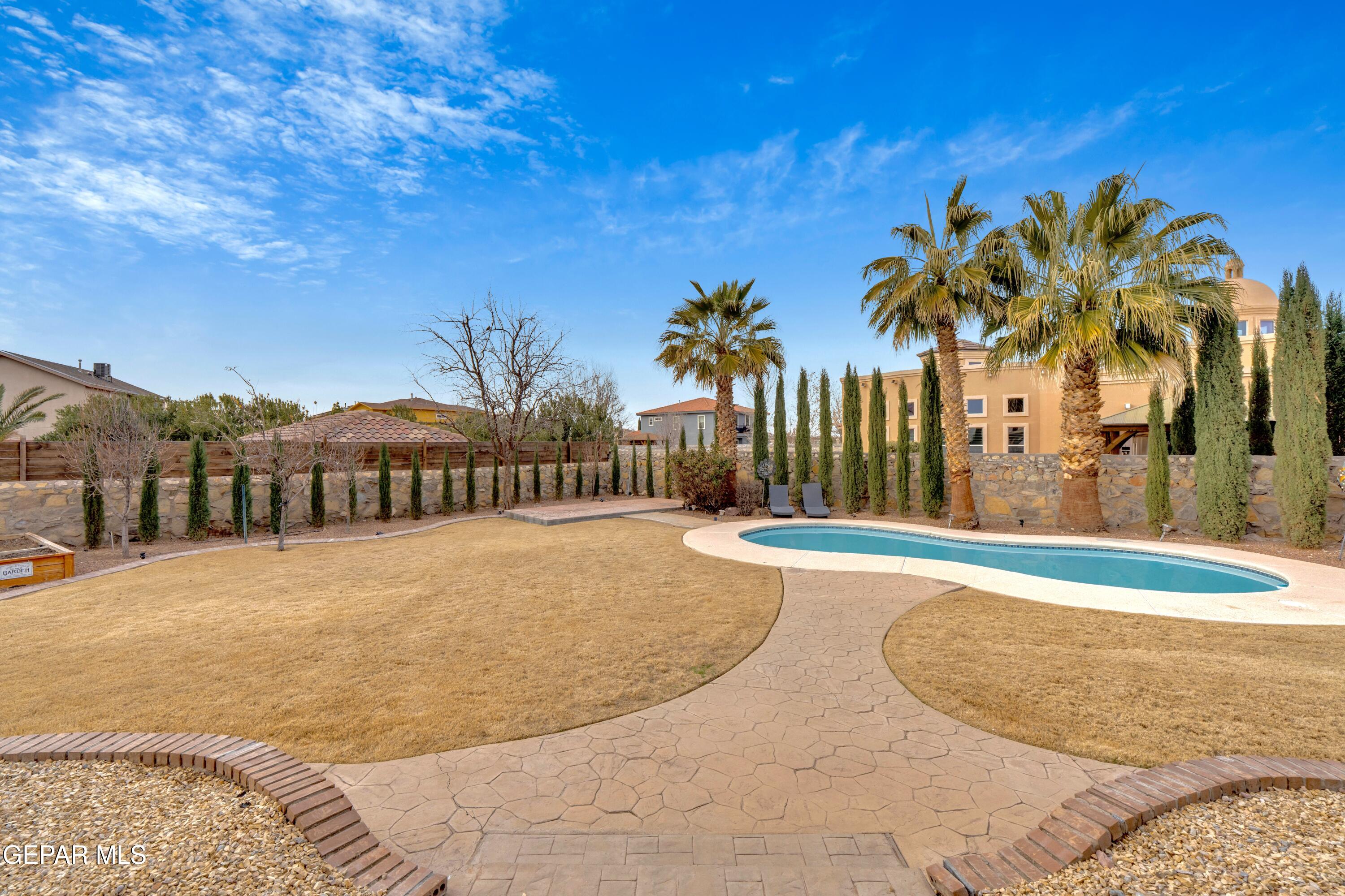 1075 YASMIN Court