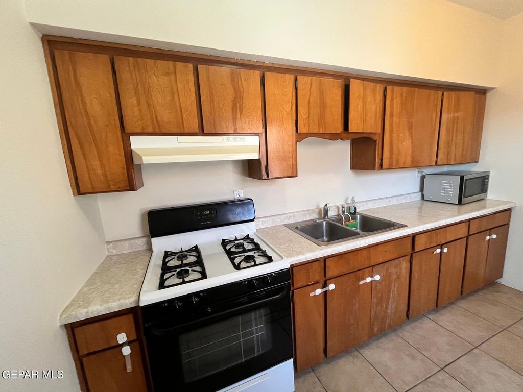 Photo of 1403 RANDOLPH Drive, El Paso, TX 79902 (MLS # 939947)