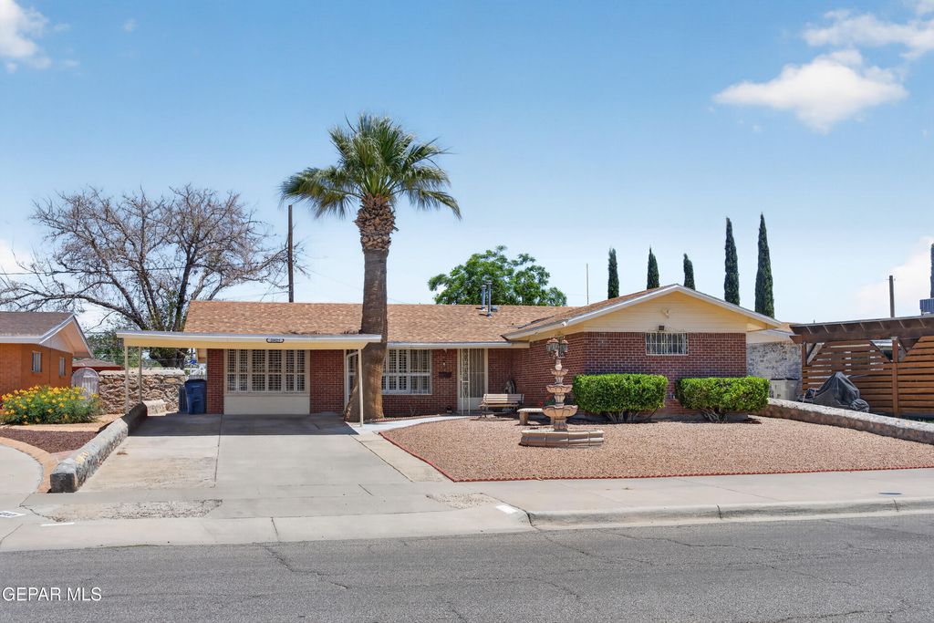 Photo of 10025 DEBBIE Drive, El Paso, TX 79925 (MLS # 944186)