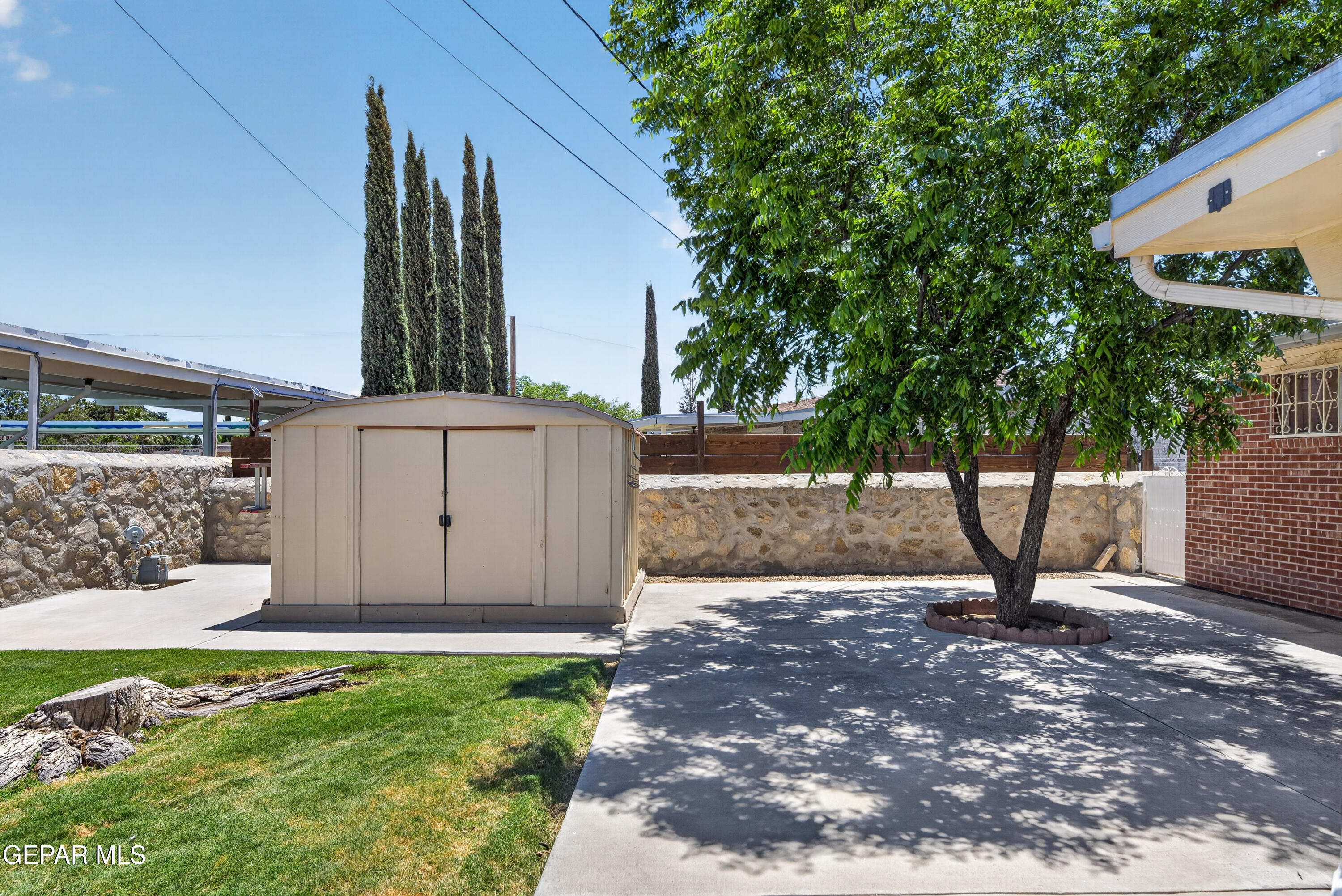 10025 DEBBIE Drive