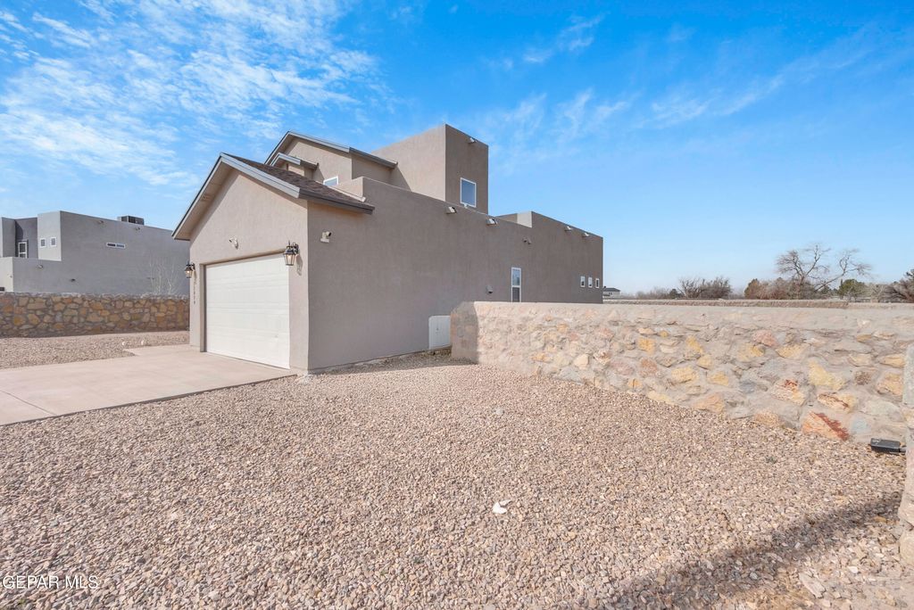 Photo of 12020 Hidden Gardens Place, Socorro, TX 79927 (MLS # 939063)