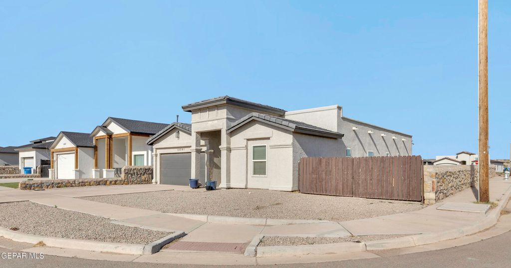 Photo of 12061 Iron Hollow Street, Socorro, TX 79927 (MLS # 940850)