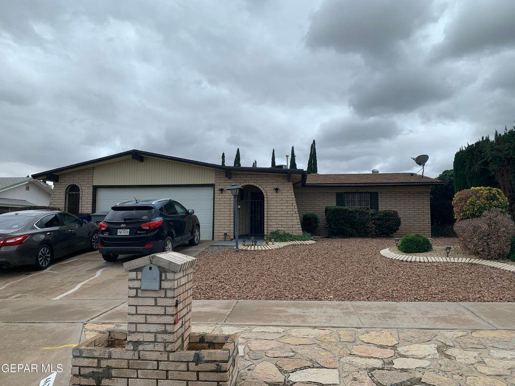Photo of 4620 CAPRICORN Drive, El Paso, TX 79924 (MLS # 943391)